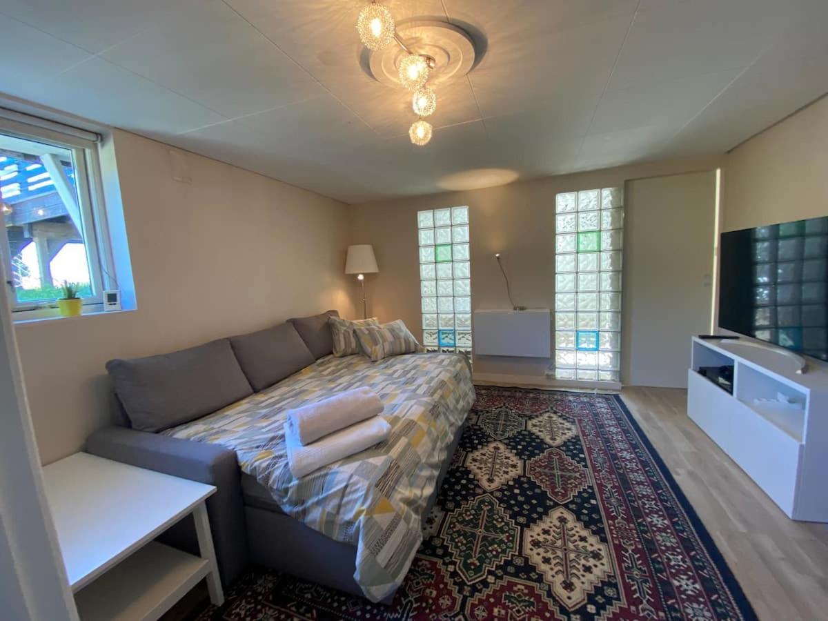 Mountain View Near Oslo: Bedroom, Lounge, Kitchen And Bathroom. Flat In Rykkinn * Kolsas