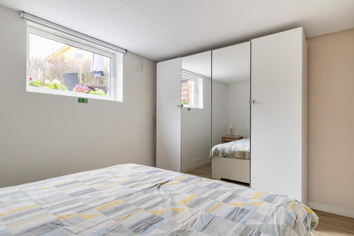 Mountain View Near Oslo: Bedroom, Lounge, Kitchen And Bathroom. Flat In Rykkinn Apartment